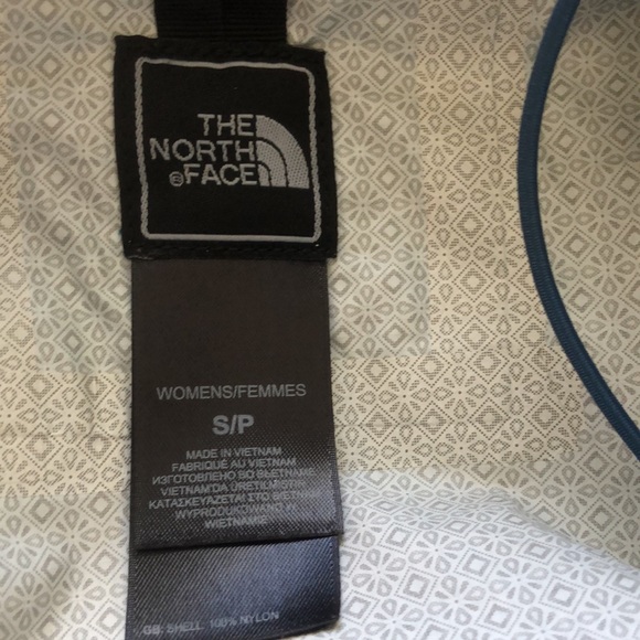 The North Face windbreaker - Picture 4 of 6